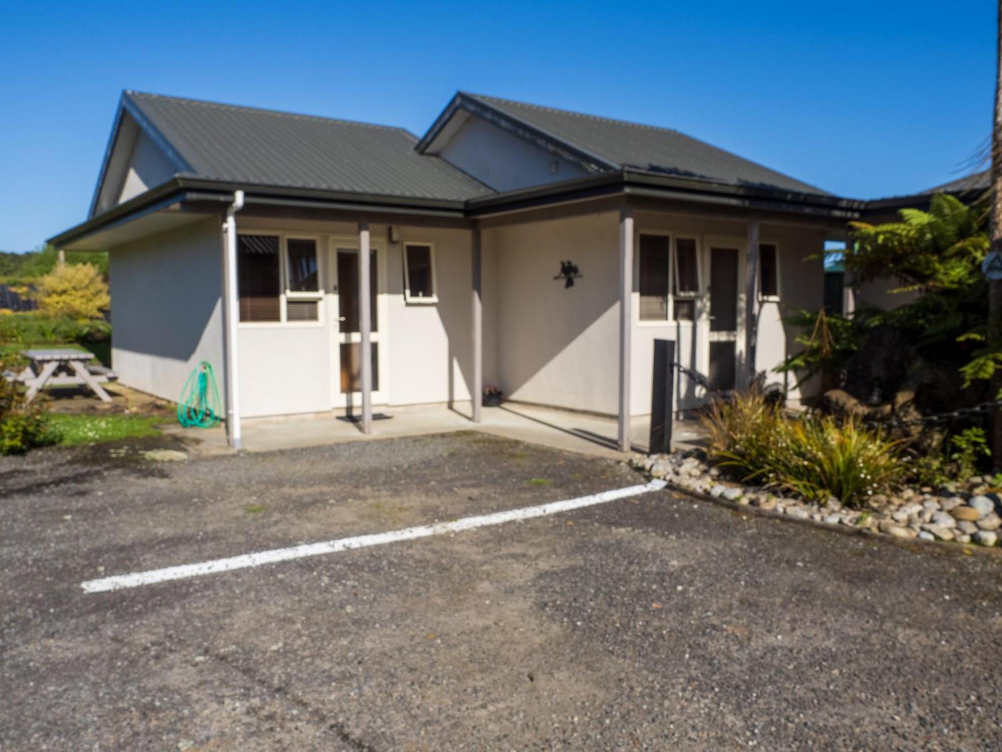 Karamea River Motels Экстерьер фото